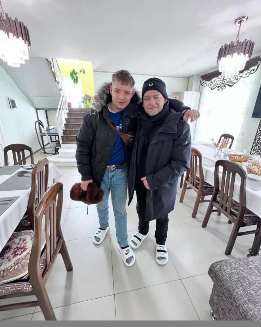 Turan Guesthouse Karakol Eksteriør bilde