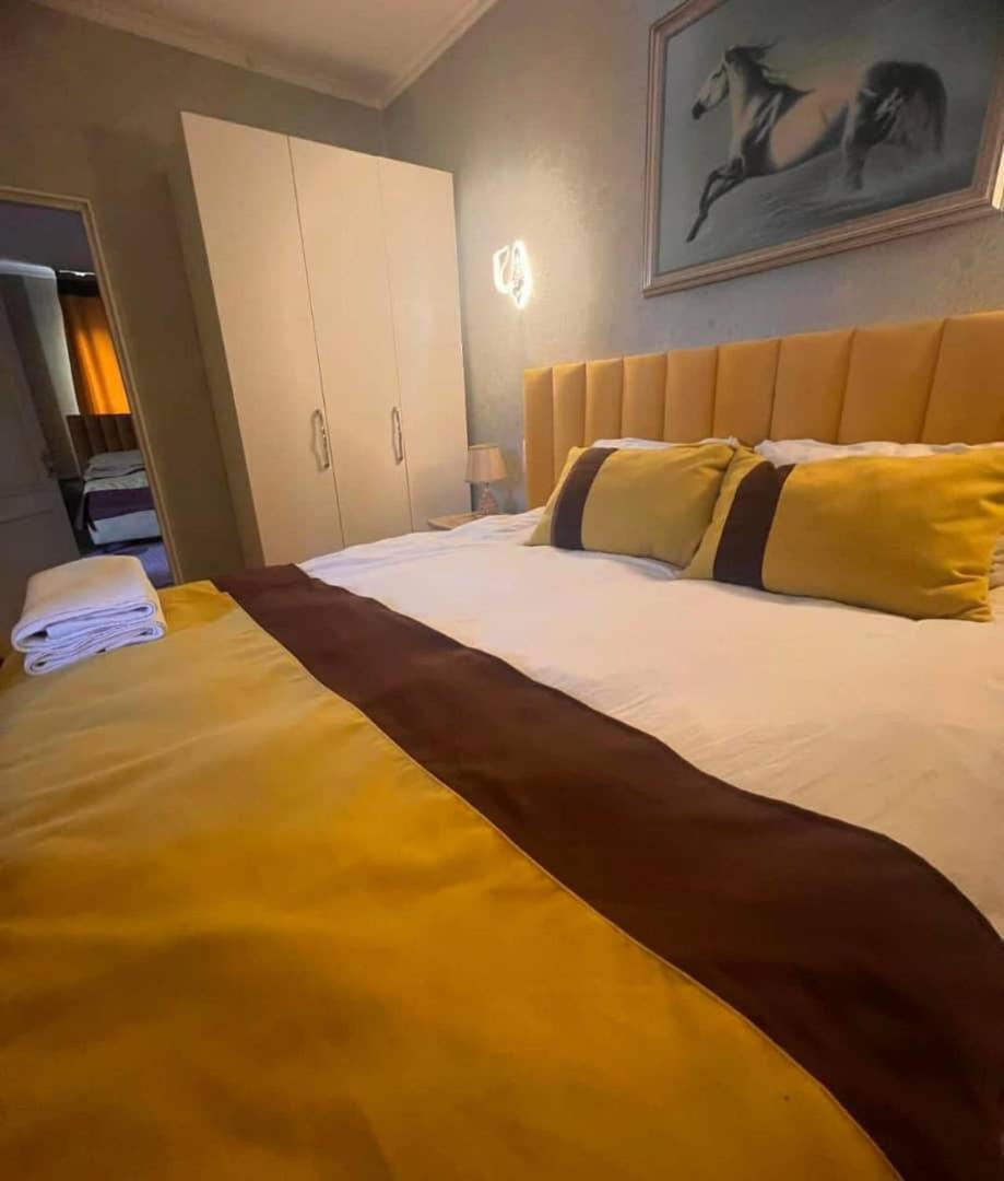Turan Guesthouse Karakol Eksteriør bilde